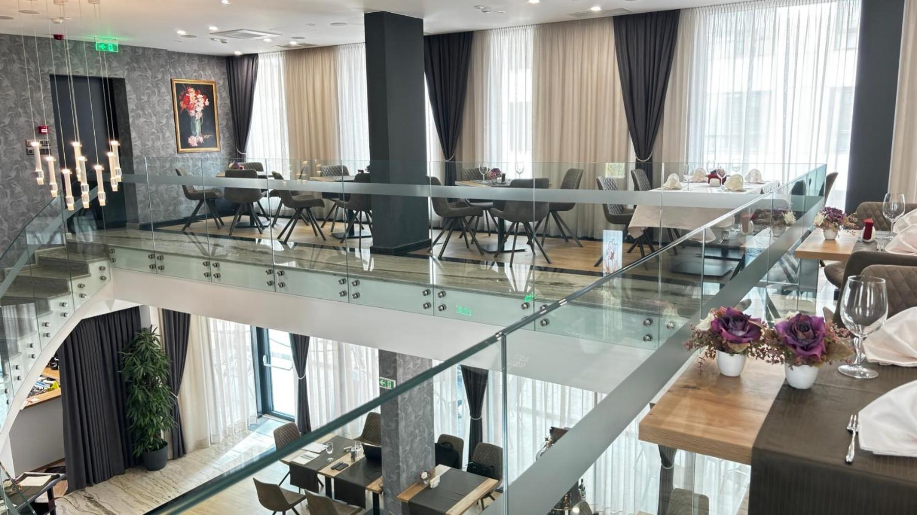 Blue Star Luxury Hotel Sofia Exteriör bild